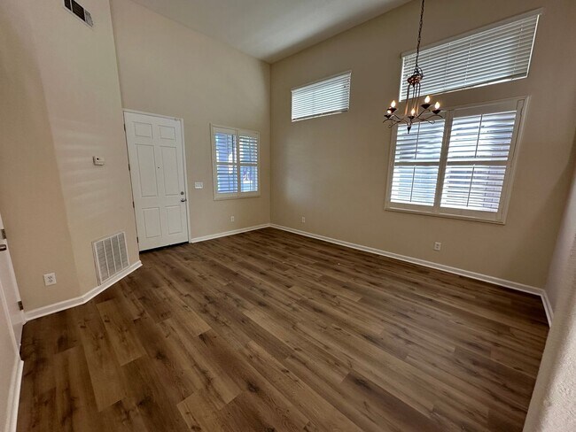 Foto del edificio - Beautiful 5 Bedroom 3 Bath Antioch Home