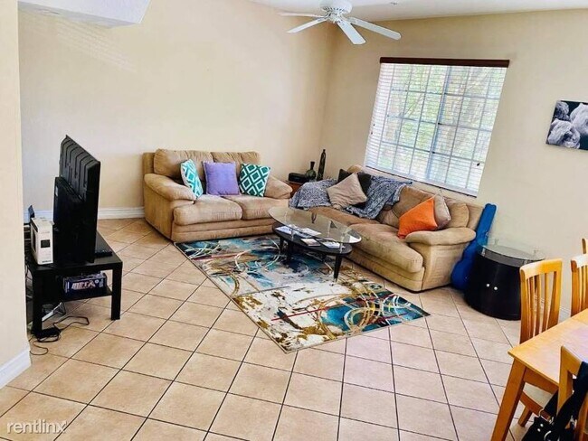 Foto del edificio - 4 br, 2.5 bath Townhome - 4604 Danson Way