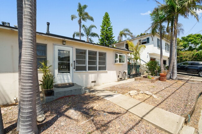 Building Photo - 420 Thalia St