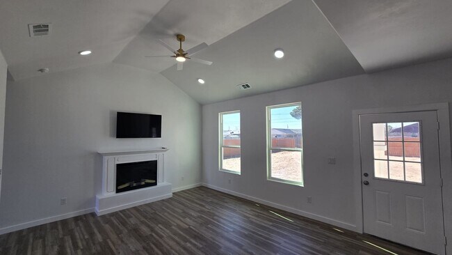 Foto del edificio - 1011 N Carol Ave