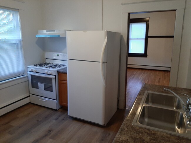 remodeled kitchen - 946 Randolph Ave