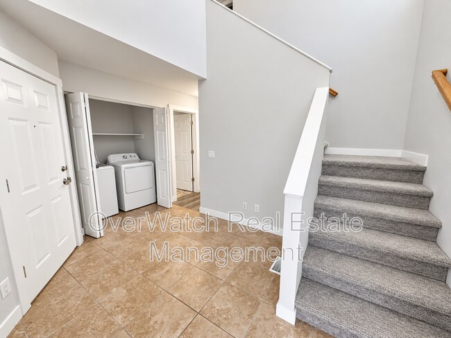 Building Photo - 4031 Lunar Dr