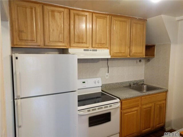 Primary Photo - 210-28-210-23 23rd Ave