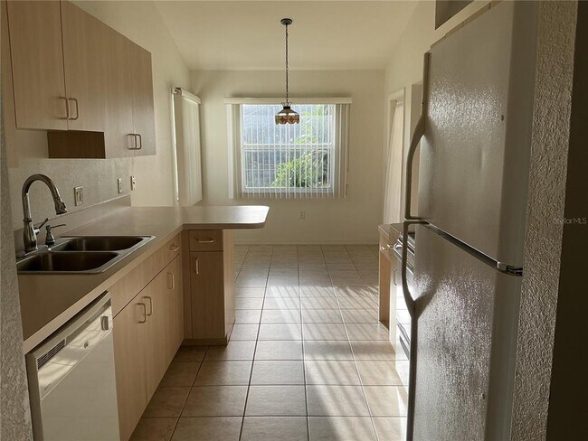 Building Photo - 2700 S Biscayne Dr