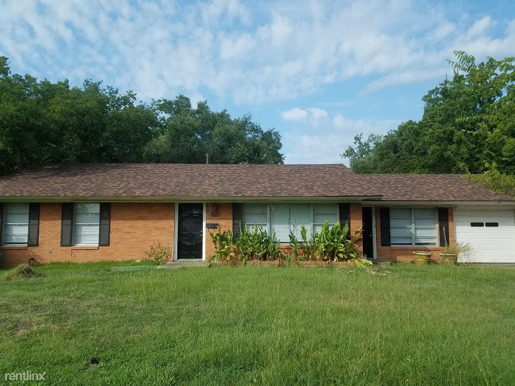 Primary Photo - 3 br, 1.5 bath House - 1010 S Dexter Dr 10...