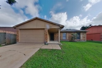 Building Photo - 5030 Ridgecreek Dr