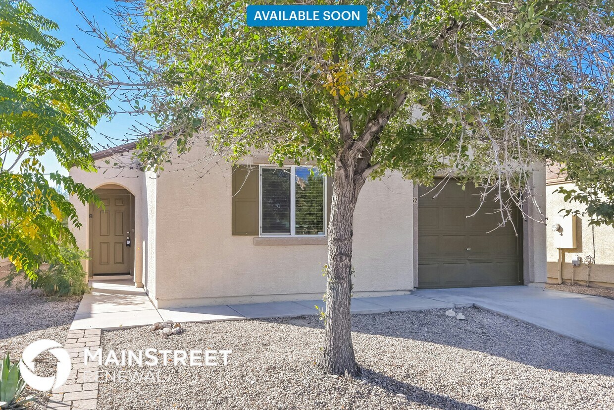 Foto principal - 5152 E Desert Straw Ln