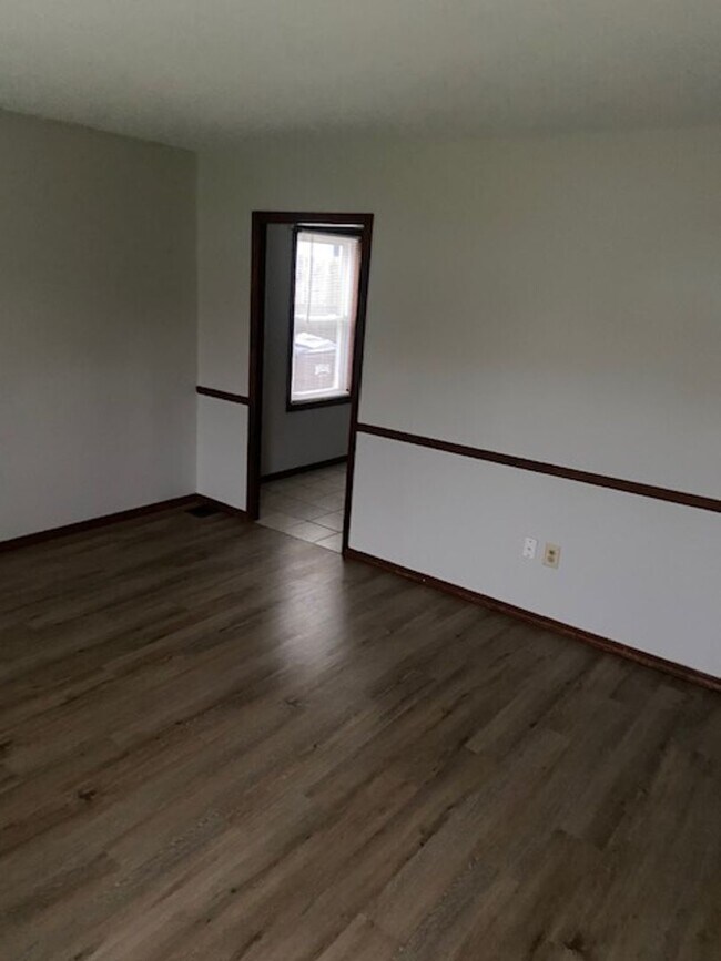 Foto del edificio - 1328 Bingham Dr