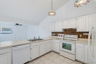 Building Photo - 6846 Bianchini Cir