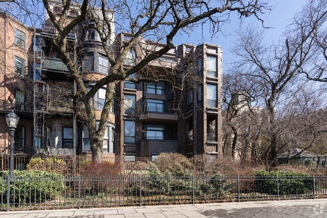 Building Photo - 222 Columbia Pl