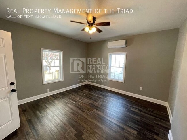 Building Photo - Move in Special! Now Ready! Main Level ext...