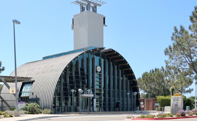Foto del edificio - 305 S Sierra Ave