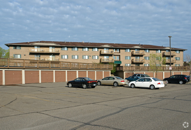 Building Photo - Shadowlawn Estates