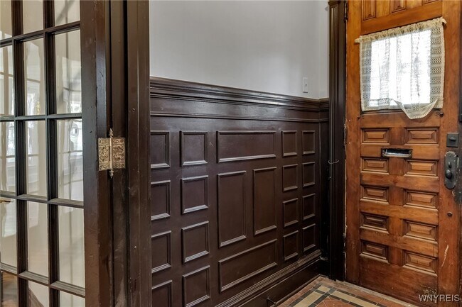Building Photo - 45 St Johns Pl