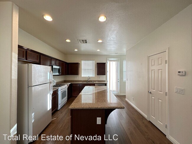Building Photo - 3 br, 2.5 bath House - 4475 Days Creek Avenue