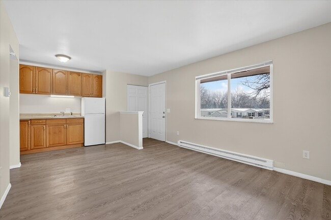 Building Photo - Deer Lick Apartments (Birch Run 27 LLC)