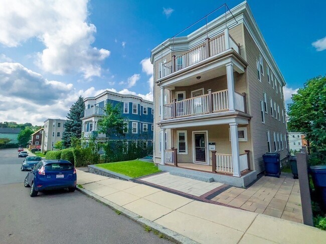 Foto del edificio - 24 Montvale St
