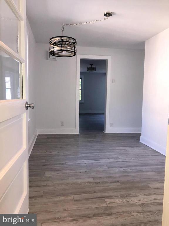 Building Photo - 75 S Main St