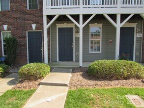 Building Photo - 106 Locomotive Ln