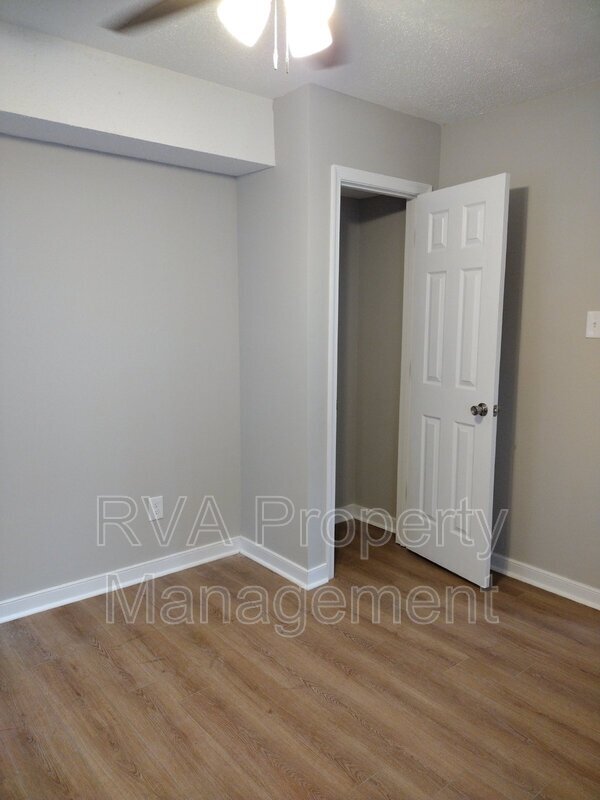 Foto del edificio - 3902 Birdbrook Dr