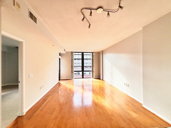 Foto del edificio - 1021 N Garfield St