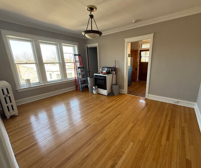 Building Photo - 3943 N Kostner Ave