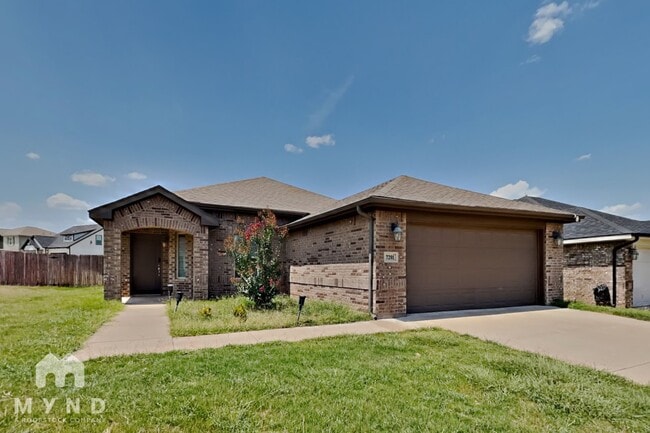 Building Photo - 7201 Mistletoe Trail