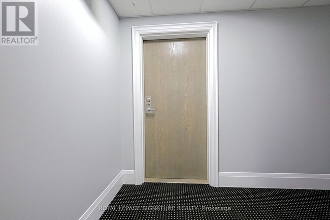 Building Photo - 481 Rupert Ave