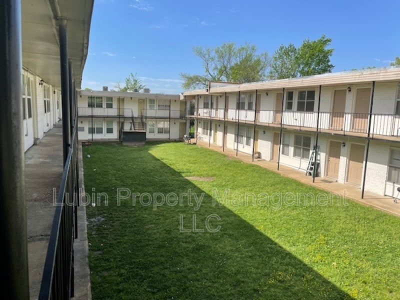 Primary Photo - 1761 E Raines Rd