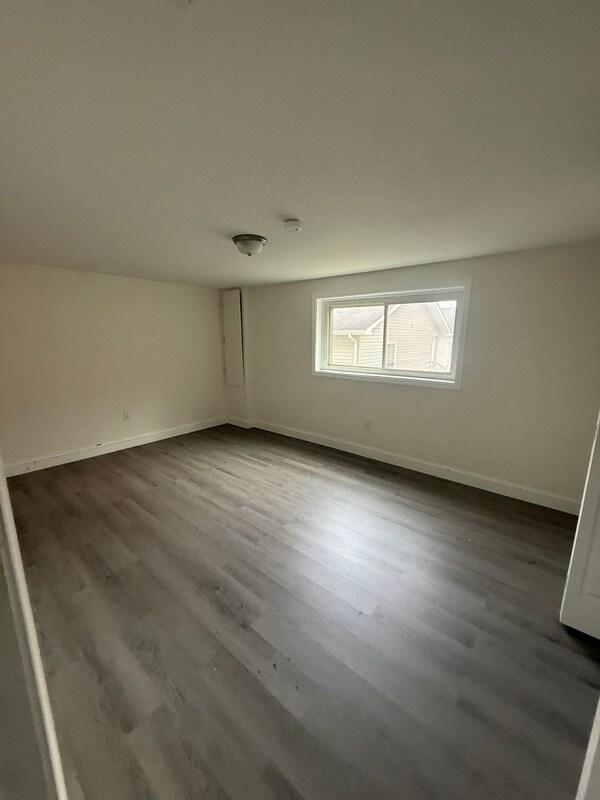 Foto del edificio - 1300-1330 Windsor Avenue - 1302 B