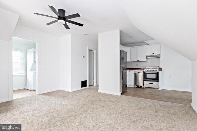 Building Photo - 129 5th Ave