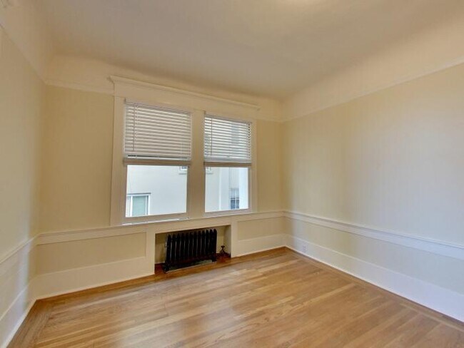 Building Photo - bedroom in San Francisco CA 94108