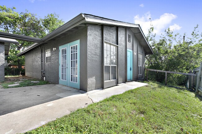 Foto del edificio - 6205 Hyside
