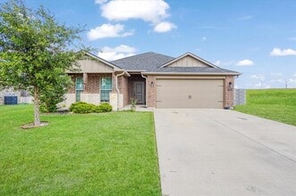 Building Photo - 2401 Southridge Ln