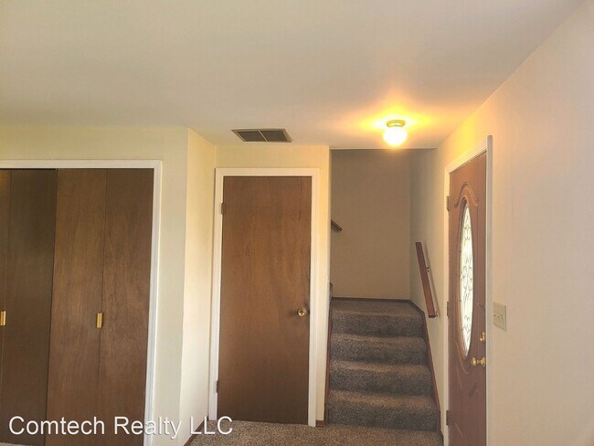 Building Photo - 4 br, 1.5 bath House - 7048 Safari Drive