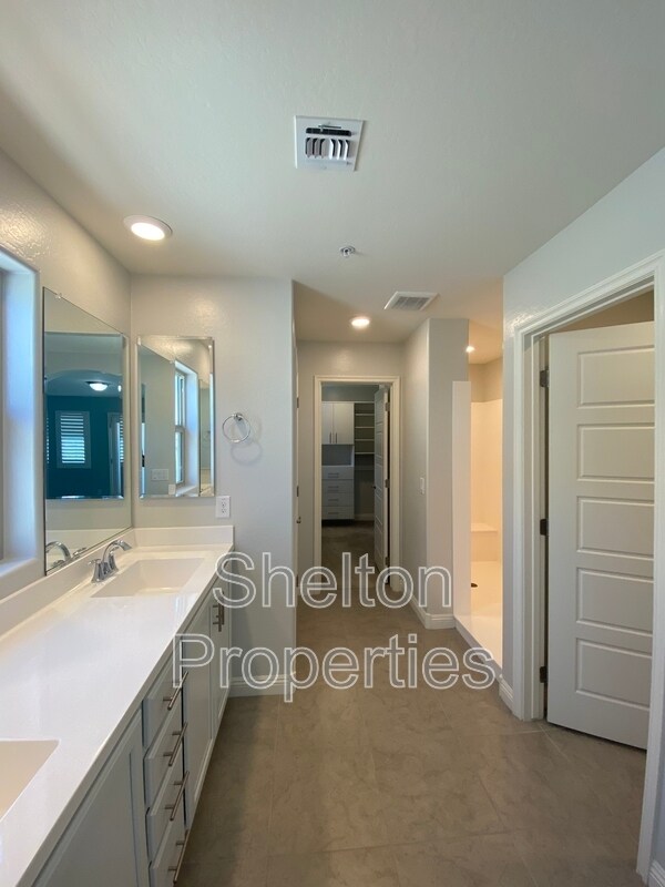 Foto del edificio - 1721 N Marketside Ave