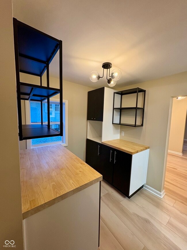 Building Photo - 728 S Broadway St