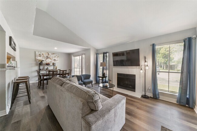 Foto del edificio - 7200 T C Jester Blvd