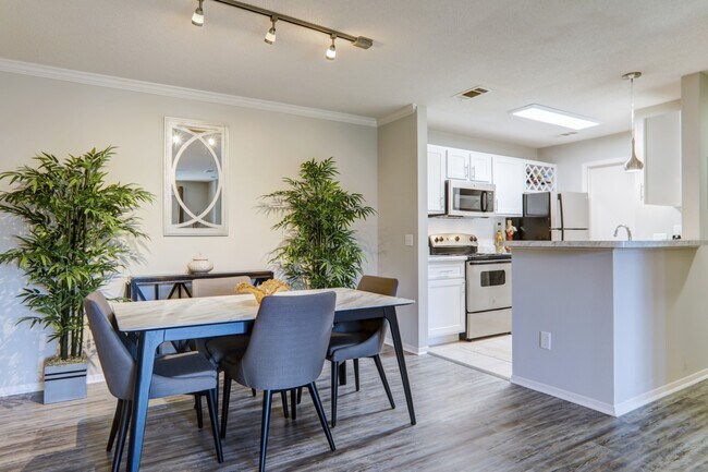 Foto del edificio - Kings Mill Apartment Homes