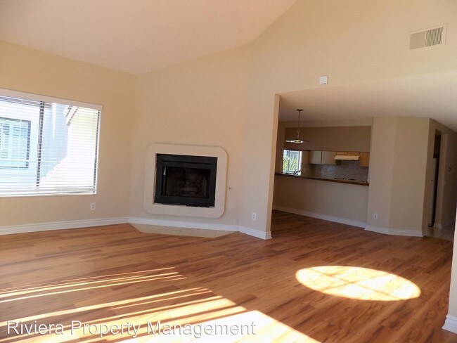 Building Photo - 2050 Pacific Beach Dr