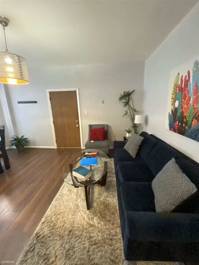Foto del edificio - 2301 N Calvert St