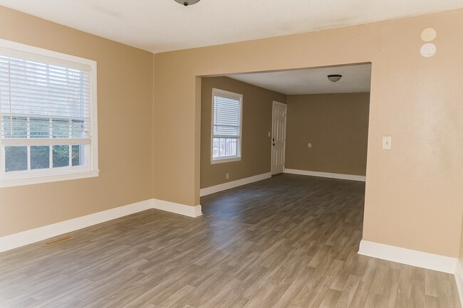 Building Photo - 2106 Melton Ave