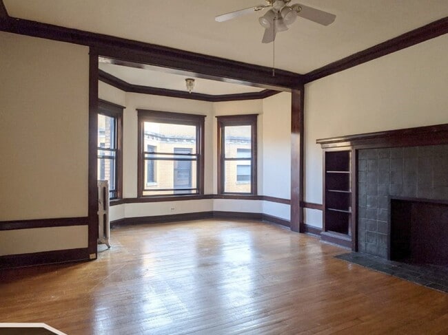 Building Photo - 2426 N Sawyer Ave
