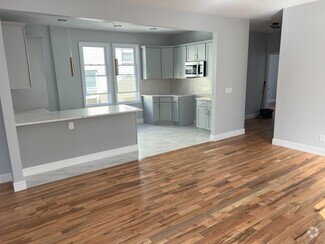 Building Photo - 13 Westervelt Pl