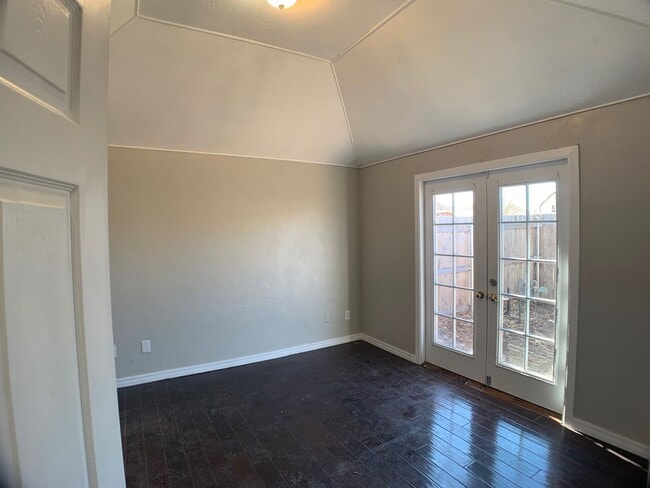Building Photo - 3 Bed 2 Bath Moore home