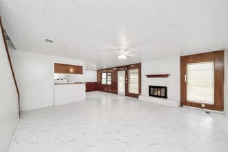 Building Photo - 9131 Rentur Dr