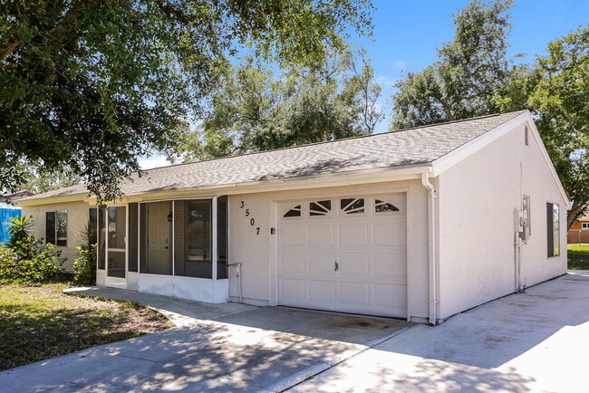 Foto del edificio - 3507 Montclair Cir
