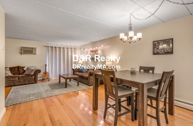 Building Photo - 2 Winter St