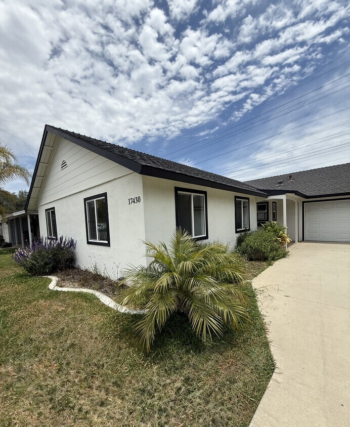 Foto principal - 17430 Santa Maria St