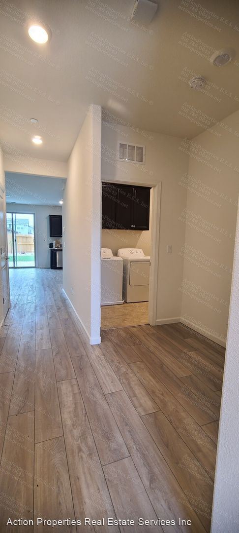Foto del edificio - 4 br, 3 bath House - 4081 Newmarket Street